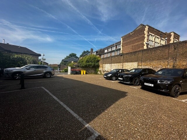 287 Regents Park Rd, Londres à louer - Photo du bâtiment - Image 3 de 3