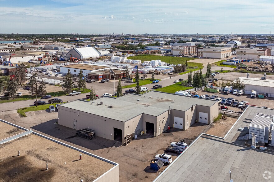 9635-9641 54th Ave NW, Edmonton, AB à vendre - Aérien - Image 2 de 2