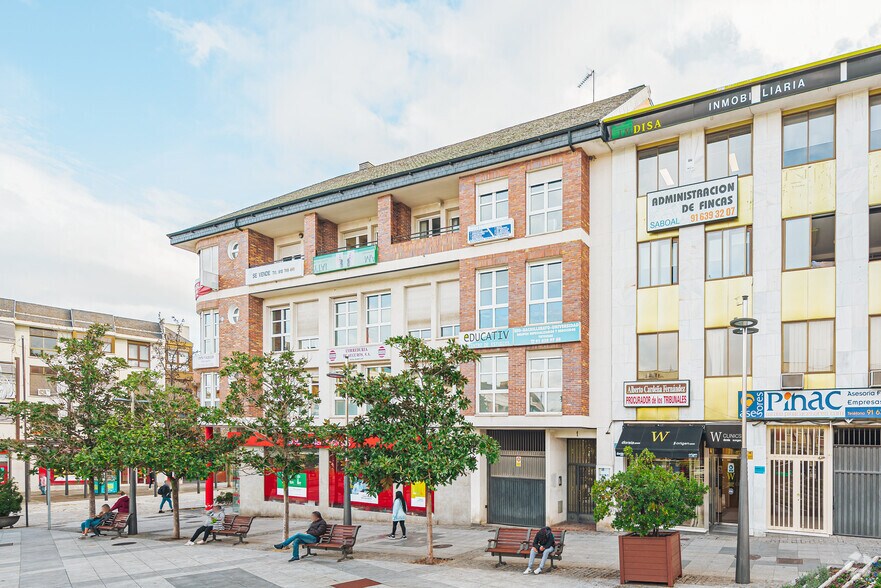 Calle Mieses, 1, Majadahonda, Madrid à vendre - Photo du bâtiment - Image 2 de 4