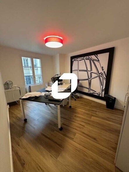 Office in Saint-Germain-en-Laye for lease - Interior Photo - Image 1 of 7