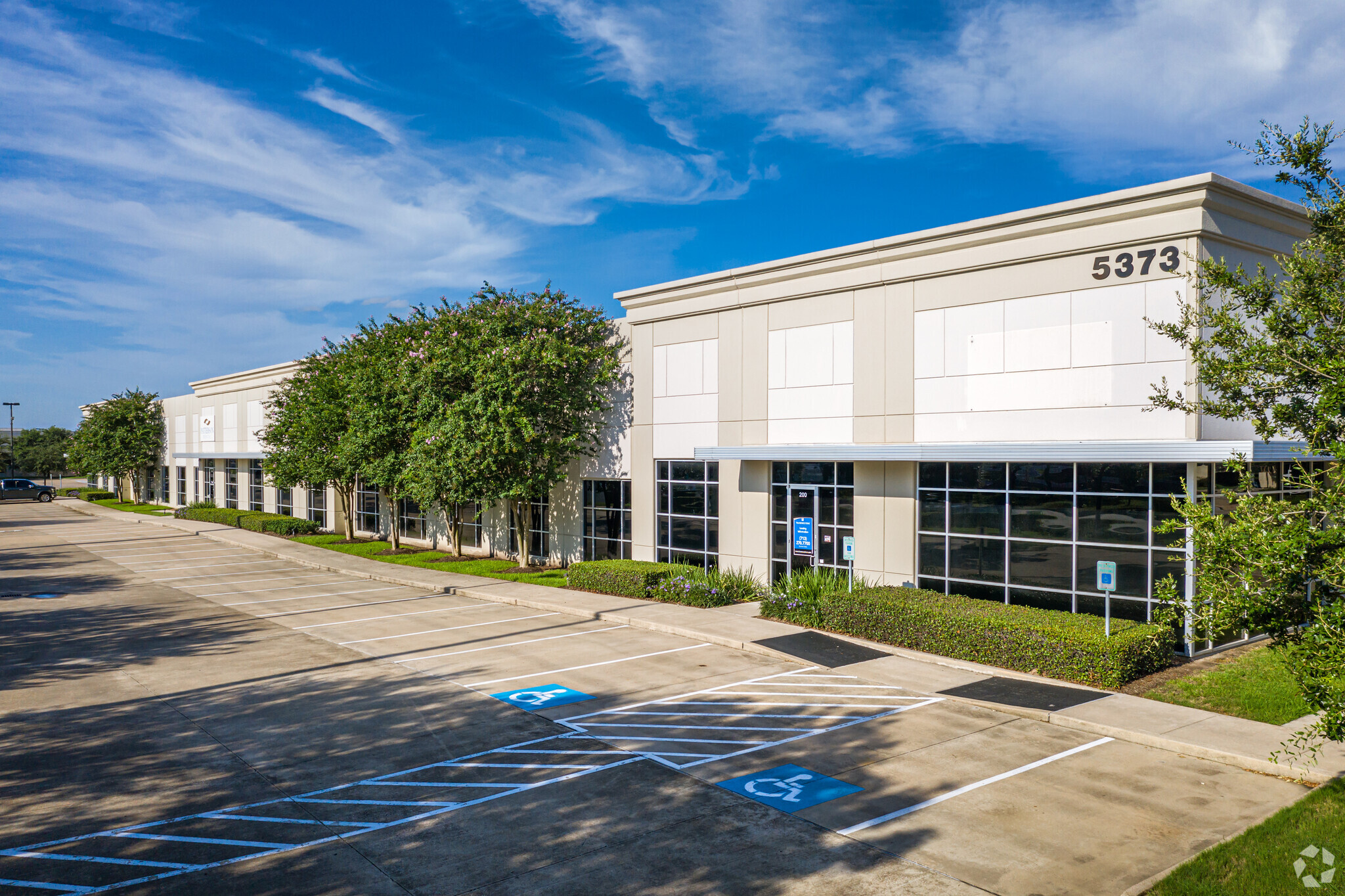 5373 W Sam Houston Pky N, Houston, TX for lease Primary Photo- Image 1 of 5