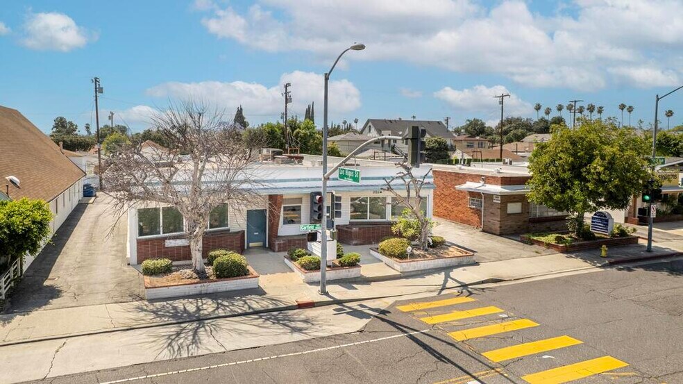 911 S Garfield Ave, Alhambra, CA à vendre - Photo du bâtiment - Image 2 de 19