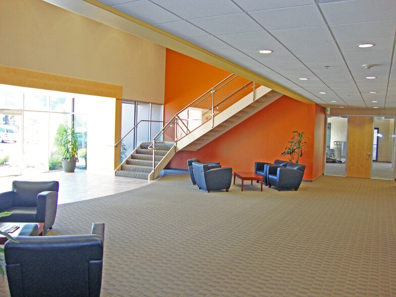 3663 N Laughlin Rd, Santa Rosa, CA for lease - Interior Photo - Image 2 of 8