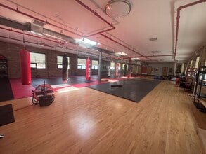 5246 N Elston Ave, Chicago, IL for lease Interior Photo- Image 1 of 9