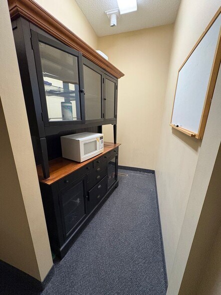 7771 Lake Dr, Circle Pines, MN à louer - Photo du bâtiment - Image 3 de 5