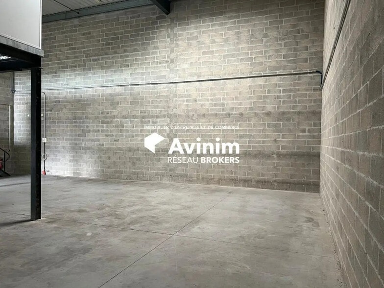 Industrial in Meaux for lease - Interior Photo - Image 2 of 3