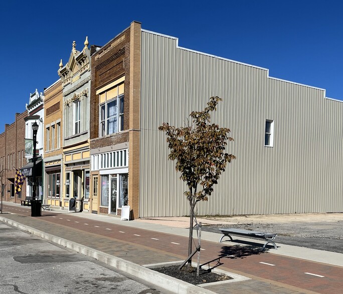 16-18-20 W Washington St, Sullivan, IN à vendre - Photo du bâtiment - Image 2 de 17