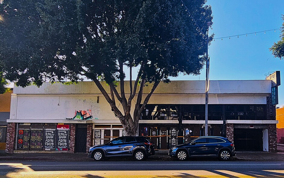 1739-1745 N Vermont Ave, Los Angeles, CA à louer - Photo du bâtiment - Image 1 de 3