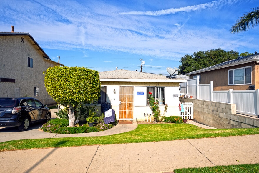 1651 251st St, Harbor City, CA for sale - Primary Photo - Image 1 of 4