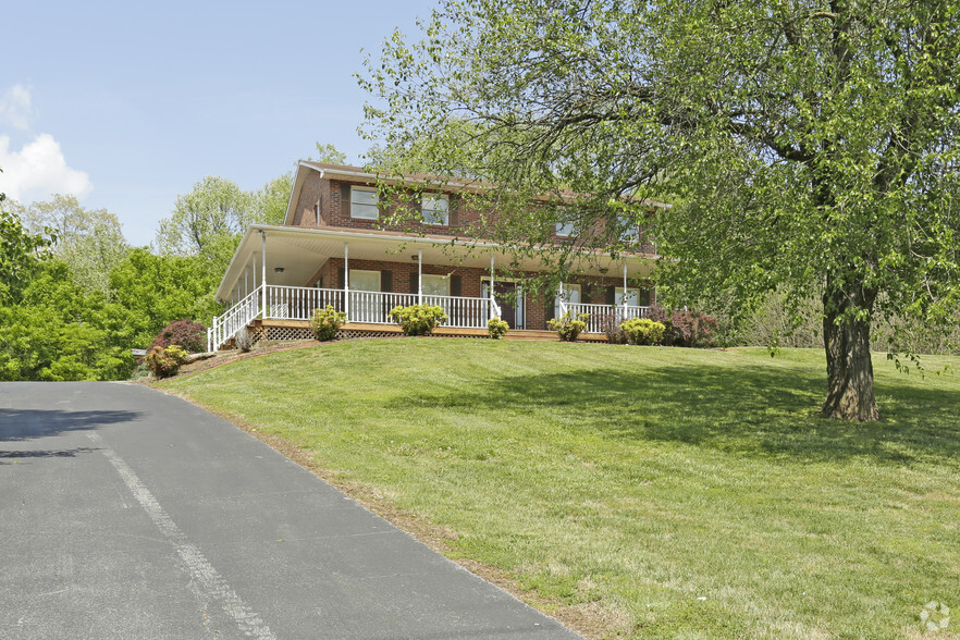 2122 Netherland Inn Rd, Kingsport, TN à vendre - Photo principale - Image 1 de 1