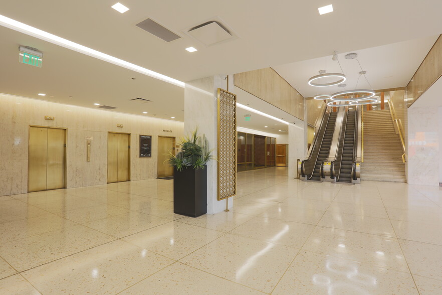 201 E Main Dr, El Paso, TX for lease - Interior Photo - Image 3 of 18
