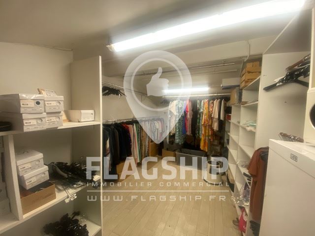 Retail in Nanterre for lease - Building Photo - Image 2 of 7