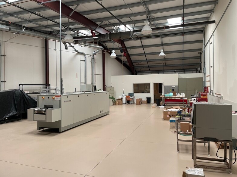 615 Clarion Ct, San Luis Obispo, CA for sale - Interior Photo - Image 3 of 23