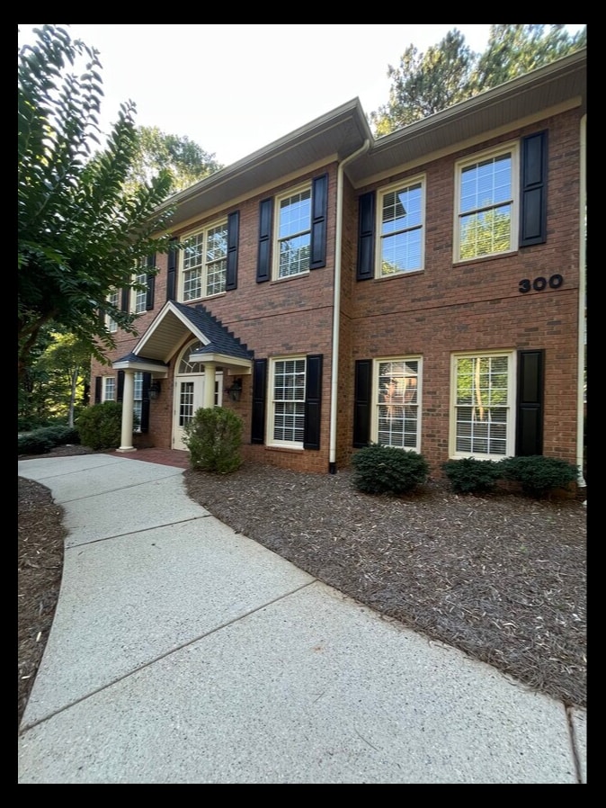 295 W Crossville Rd, Roswell, GA for lease Primary Photo- Image 1 of 4