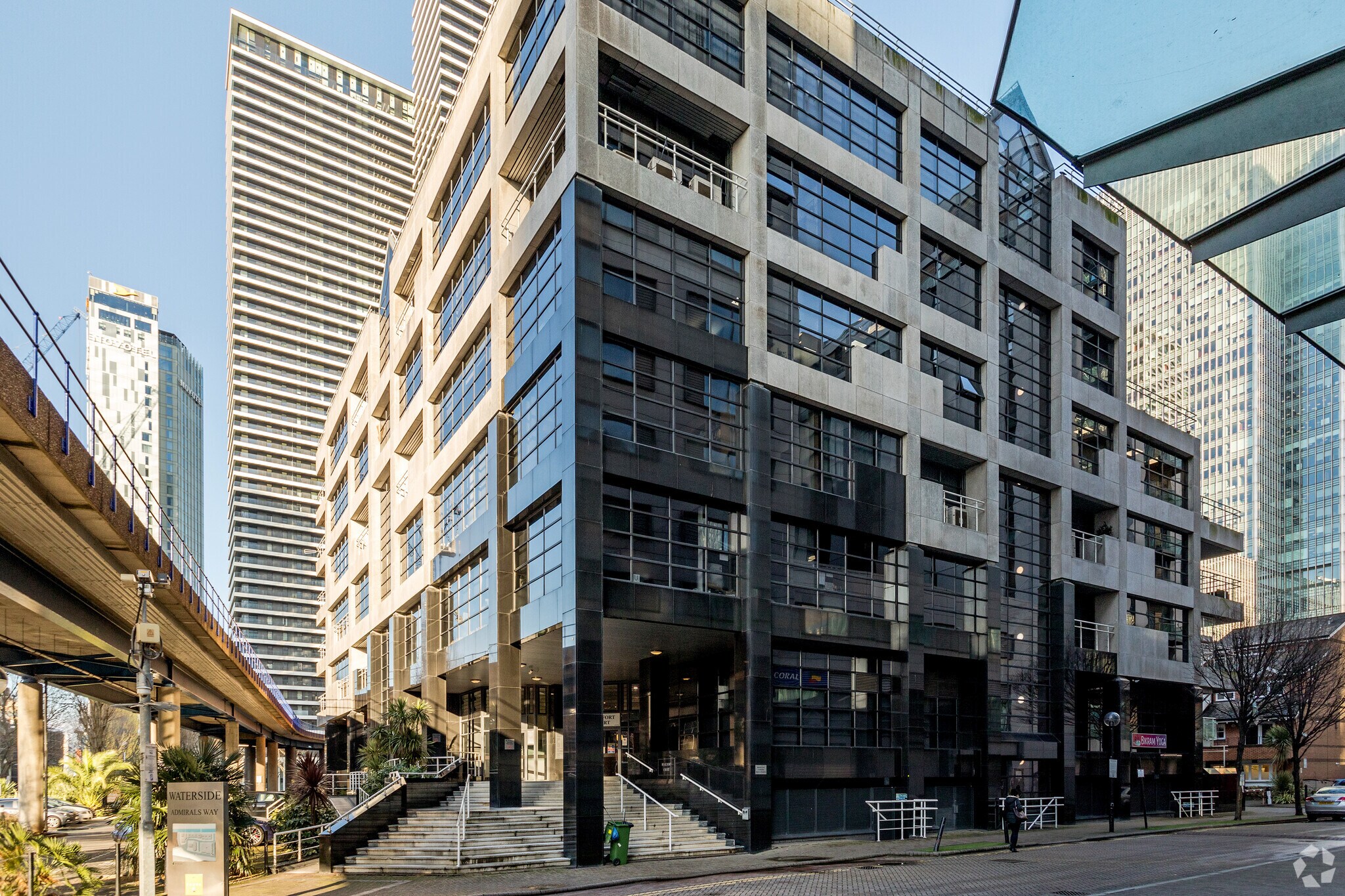 Admirals Way, Londres à vendre Photo du bâtiment- Image 1 de 2