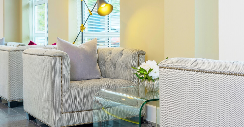 Holyrod Clos, Poole for lease - Interior Photo - Image 3 of 7