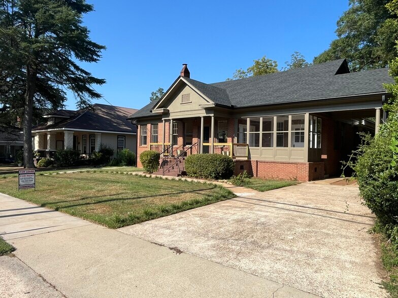 406 S Lewis St, Lagrange, GA à louer - Photo du bâtiment - Image 3 de 27