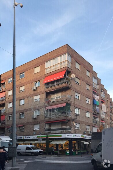 Immeuble residentiel dans Torrejón de Ardoz, Madrid à vendre - Photo du bâtiment - Image 2 de 2