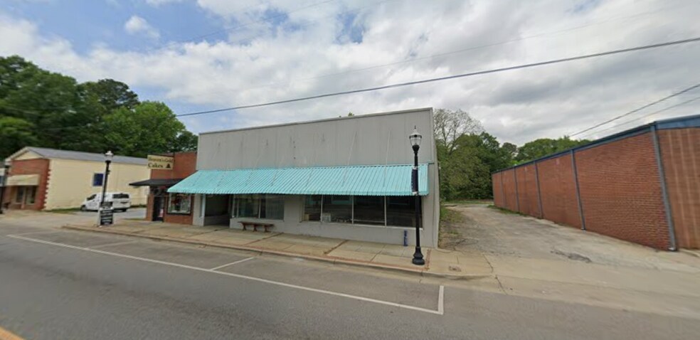 911 1st St SW, Childersburg, AL à vendre - Photo du bâtiment - Image 2 de 6