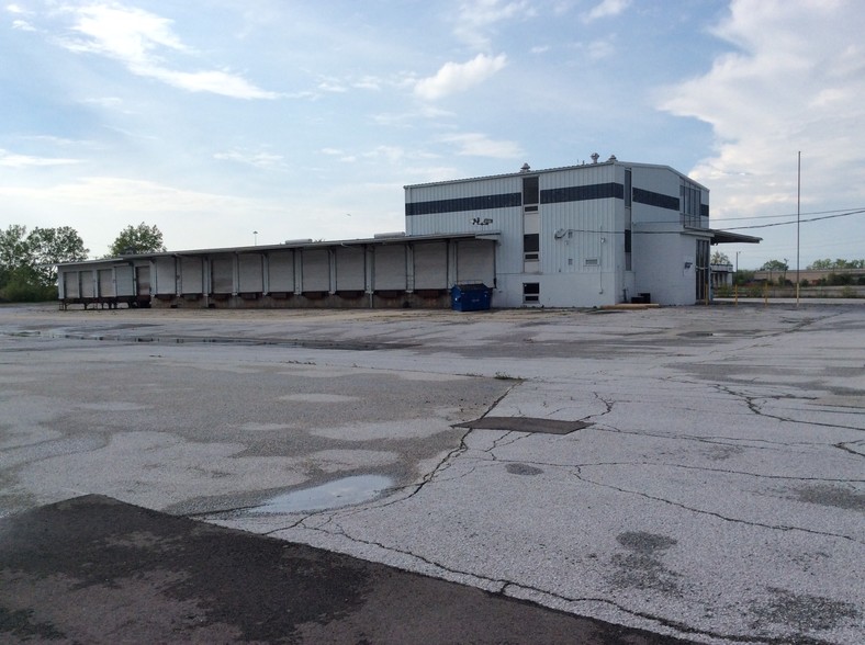 2532 Bremer Rd, Fort Wayne, IN for lease - Building Photo - Image 2 of 4