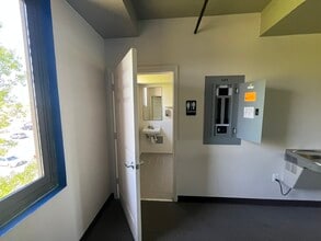 14130 Noblewood Plz, Woodbridge, VA for lease Interior Photo- Image 2 of 7