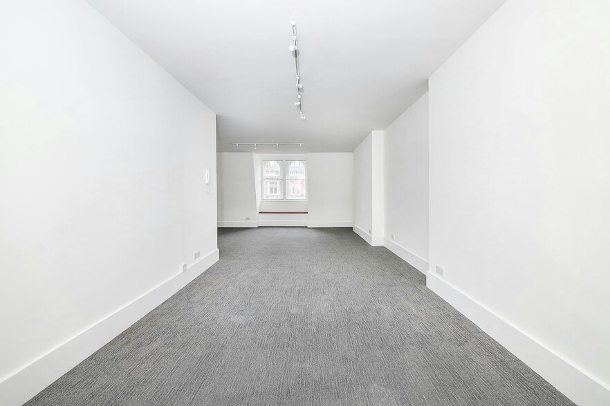 4 Princes St, London for lease - Interior Photo - Image 2 of 15