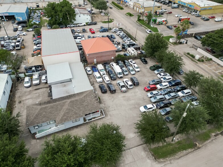 3410 Dunvale Rd, Houston, TX à vendre - Photo du bâtiment - Image 3 de 9