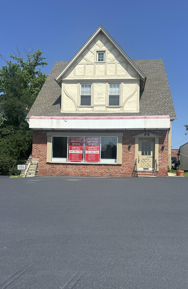 154A W Eagle Rd, Havertown, PA à louer - Photo du bâtiment - Image 1 de 15