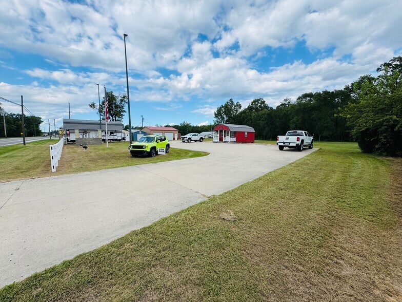 2260 S US Highway 35, Knox, IN à vendre - Photo du bâtiment - Image 2 de 19