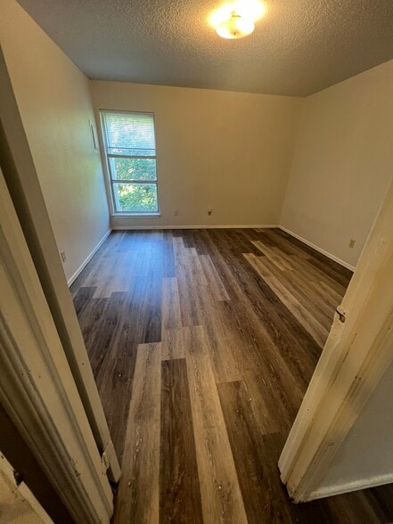 2256 Donna Dr, Norman, OK for sale - Building Photo - Image 3 of 14