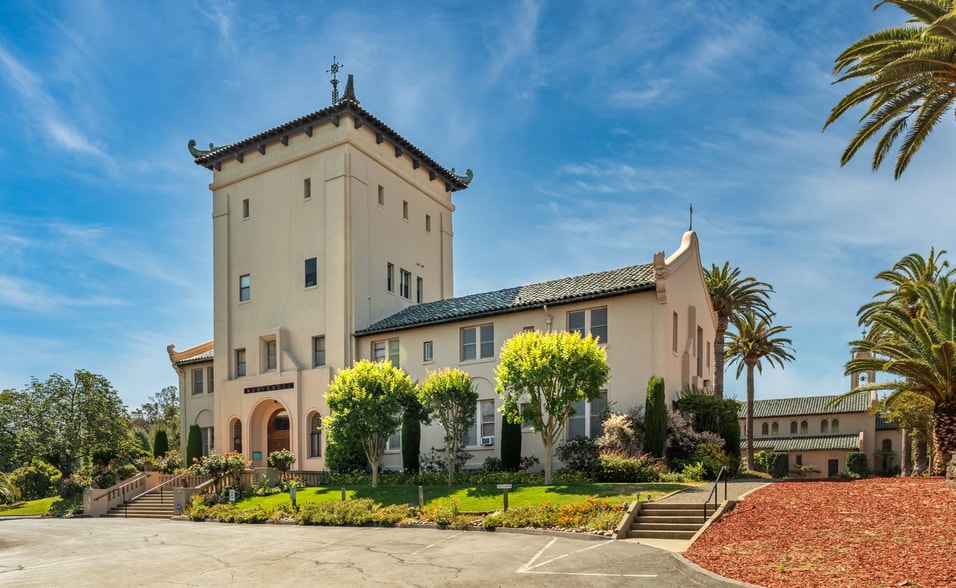 23000 Cristo Rey Dr, Los Altos, CA for sale - Primary Photo - Image 1 of 14