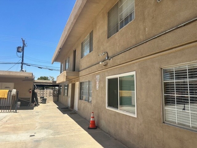 155 E G St, Brawley, CA à vendre - Photo du bâtiment - Image 2 de 33