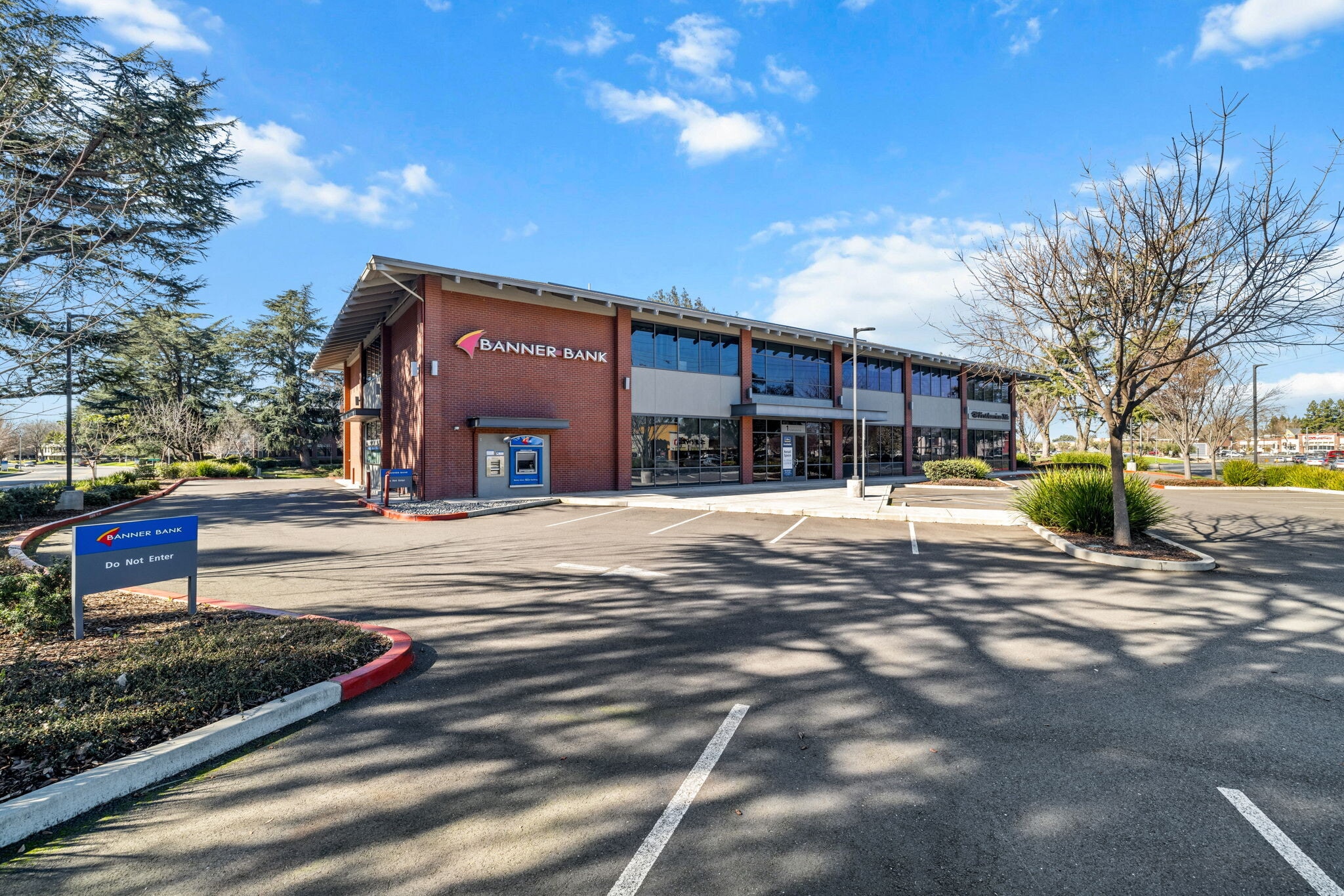 333 University Ave, Sacramento, CA for lease Primary Photo- Image 1 of 29