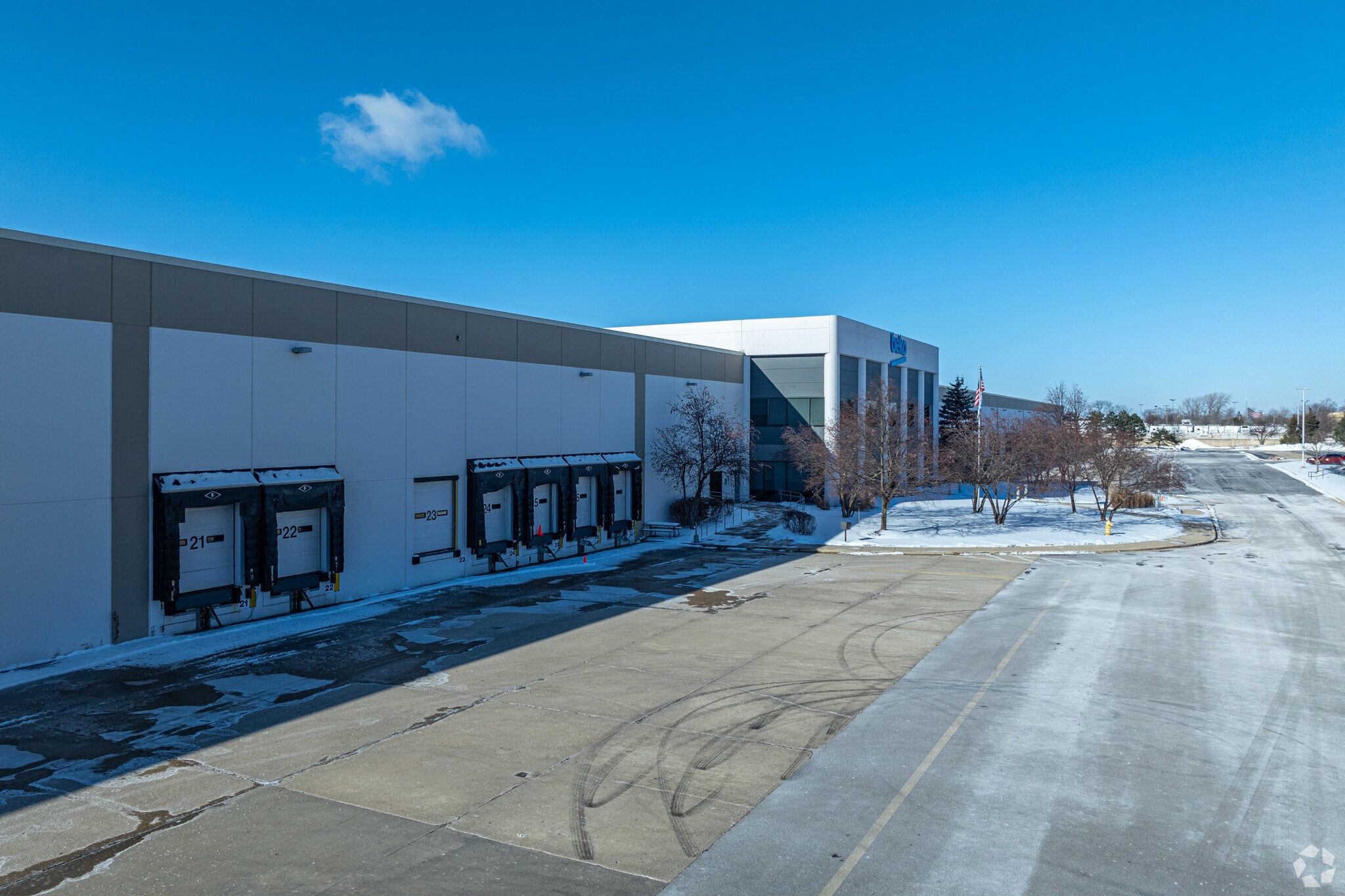 333 Gibraltar Dr, Bolingbrook, IL for lease Primary Photo- Image 1 of 6