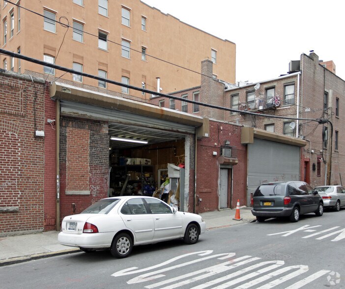 405 Rider Ave, Bronx, NY à louer - Photo du bâtiment - Image 2 de 12