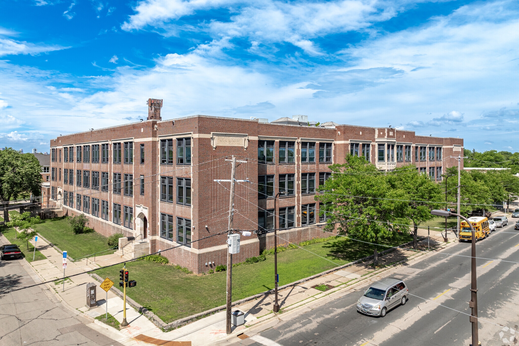 310 E 38th St, Minneapolis, MN for lease Primary Photo- Image 1 of 10
