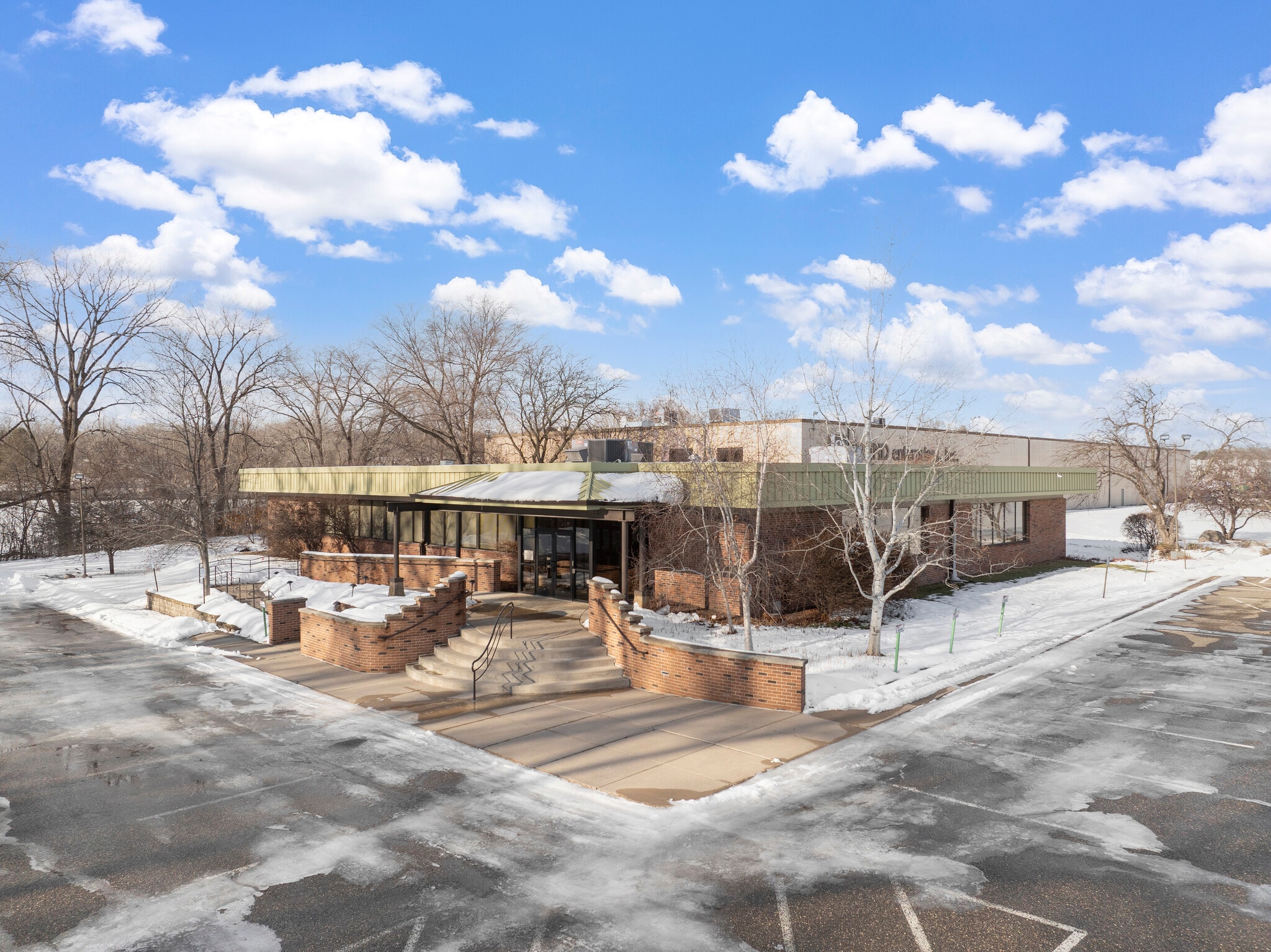 300 SW 9th Ave, New Brighton, MN for sale Primary Photo- Image 1 of 8