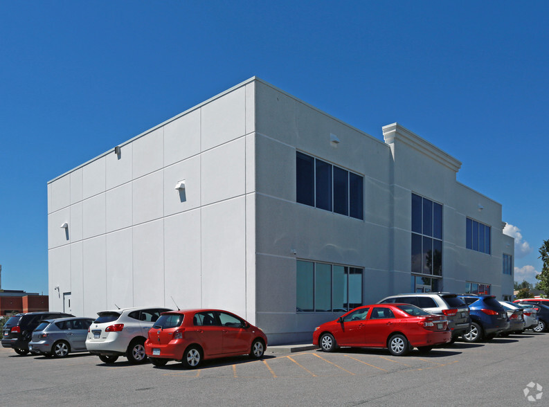 15 Grand Marshall Dr, Toronto, ON for lease - Building Photo - Image 3 of 11