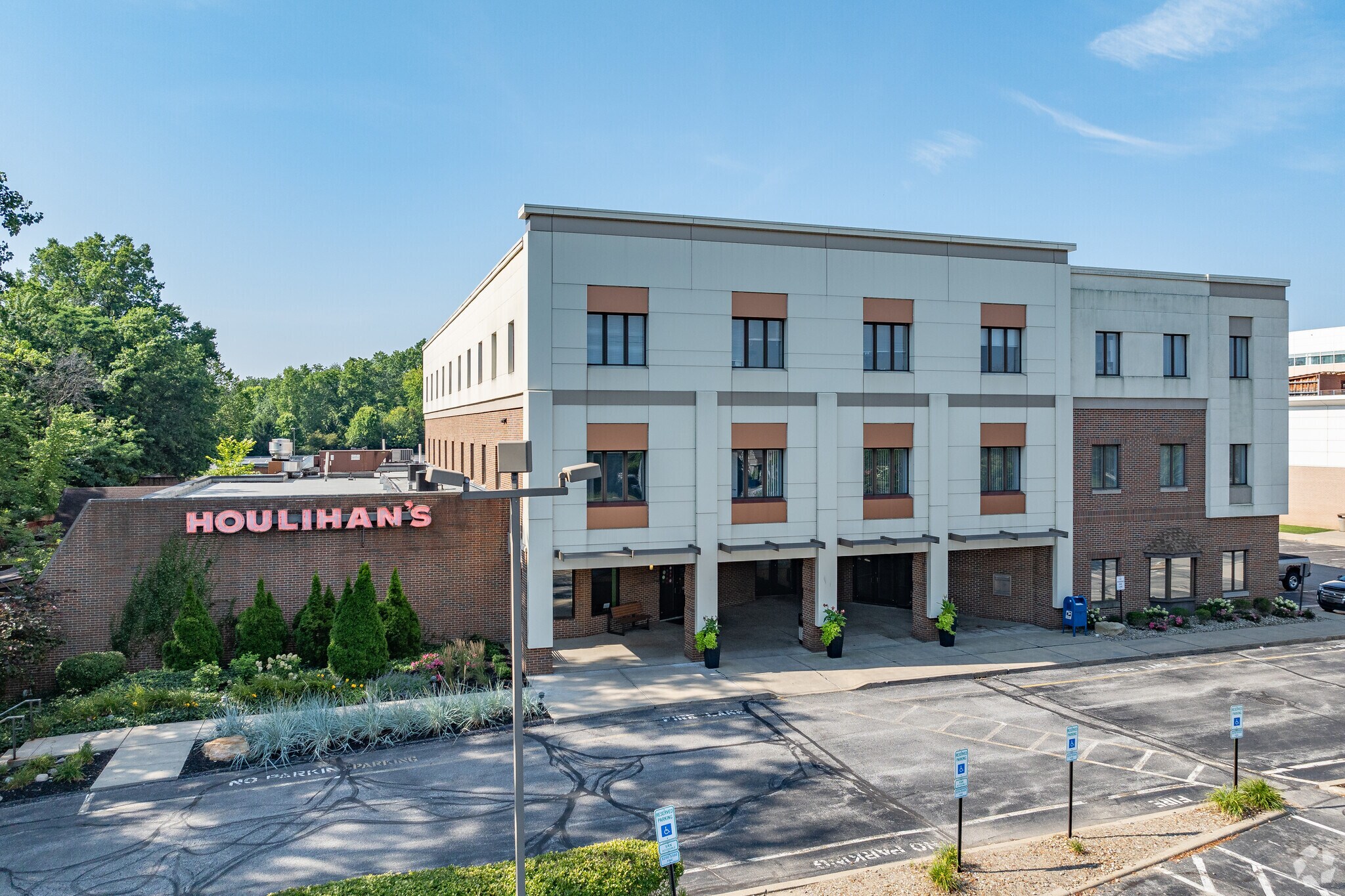 25651 Detroit Rd, Westlake, OH à louer Photo principale- Image 1 de 8