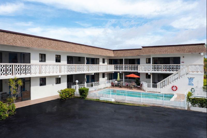 305 SE 9th Ave, Pompano Beach, FL for sale Primary Photo- Image 1 of 9