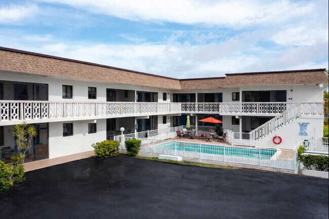 Plus de détails pour 305 SE 9th Ave, Pompano Beach, FL - Multi-résidentiel à vendre