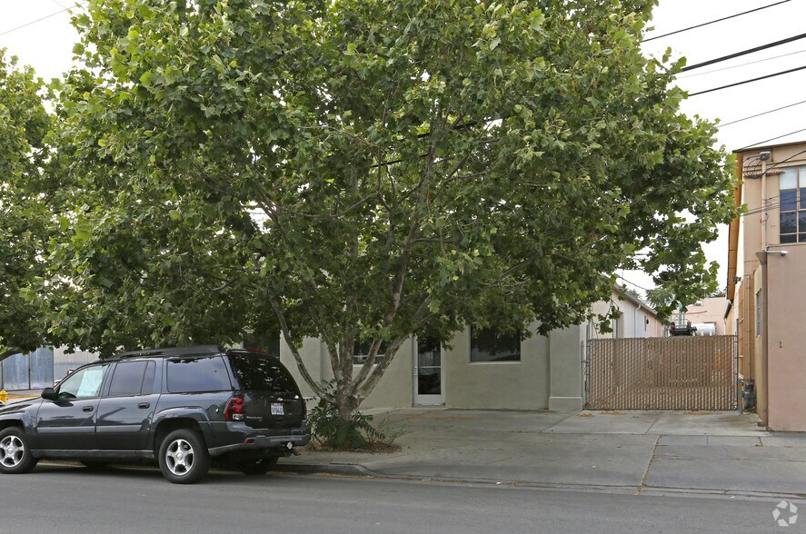 602 University Ave, San Jose, CA à vendre - Photo du bâtiment - Image 2 de 3