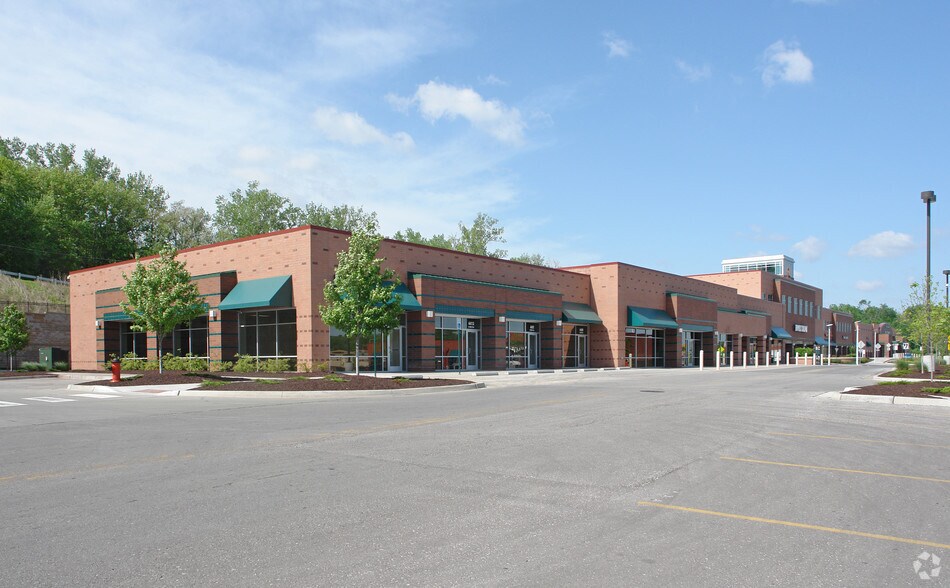 4209-4409 Blue Pky, Kansas City, MO à louer - Photo du bâtiment - Image 2 de 9