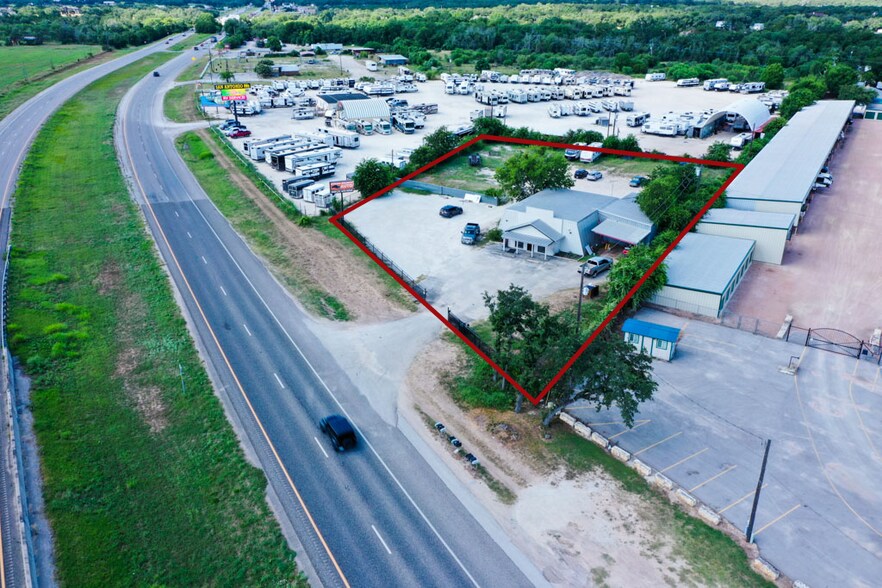 8491 US Highway 281 N, Spring Branch, TX à vendre - Photo du bâtiment - Image 2 de 23