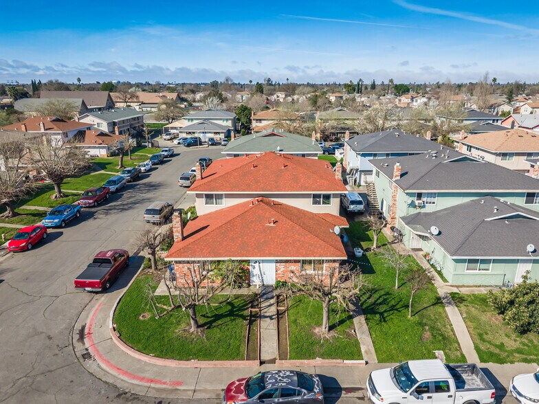 100 Nedra Ct, Sacramento, CA à vendre - Photo du bâtiment - Image 2 de 27