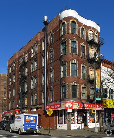 1719 Pitkin Ave, Brooklyn, NY for lease - Primary Photo - Image 2 of 10
