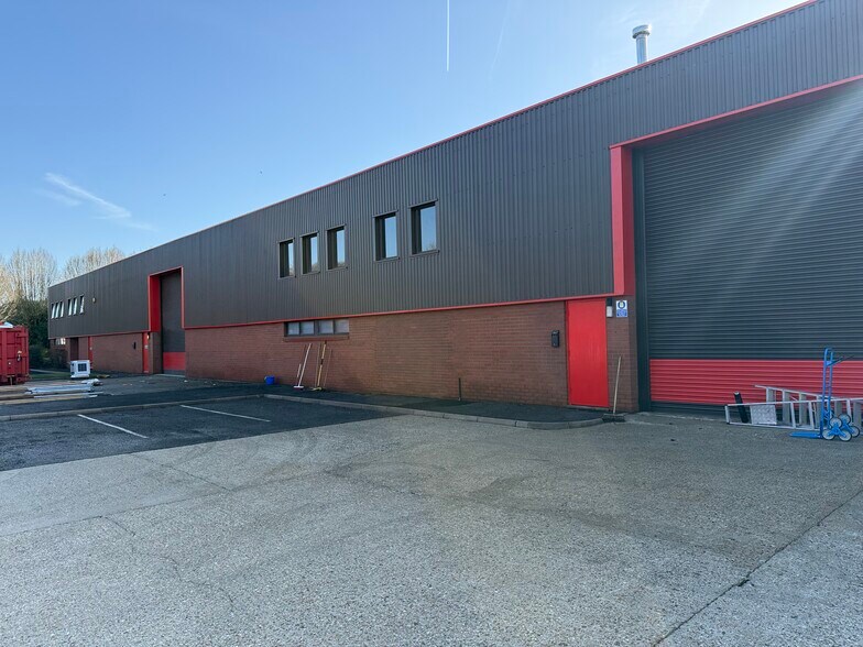 Units 23,24 & 25 Lawson Hunt Industrial Park, Horsham à louer - Photo du bâtiment - Image 3 de 5