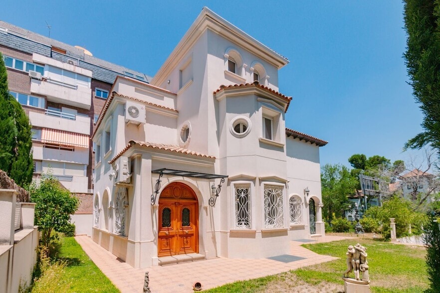 Office in Madrid, Madrid for sale - Building Photo - Image 3 of 9