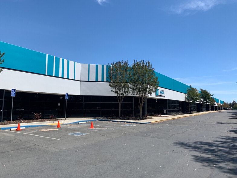 5600 Imhoff Dr, Concord, CA for lease - Building Photo - Image 1 of 3