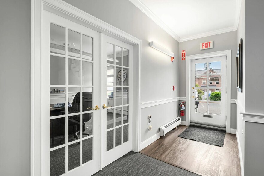 348 N Main St, Andover, MA à vendre - Hall d’entrée - Image 2 de 26